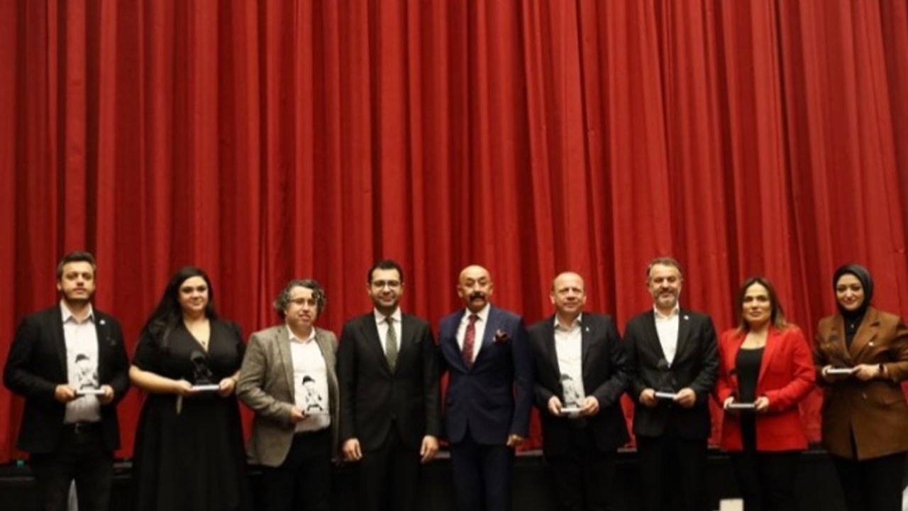 Bursa'da perde çocuk ve gençler için açıldı