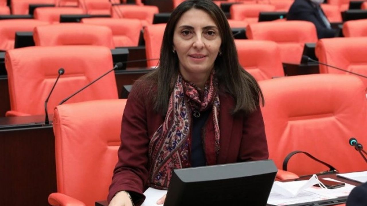 CHP'li Altaca Kayışoğlu: Bursalılar iki yıl daha trene binemeyecek