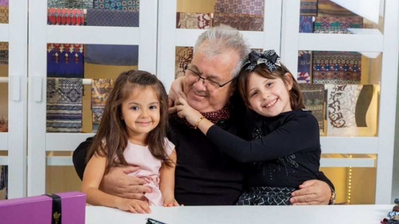 CHP'li Seven 20 Kasım mesajını torunlarıyla verdi