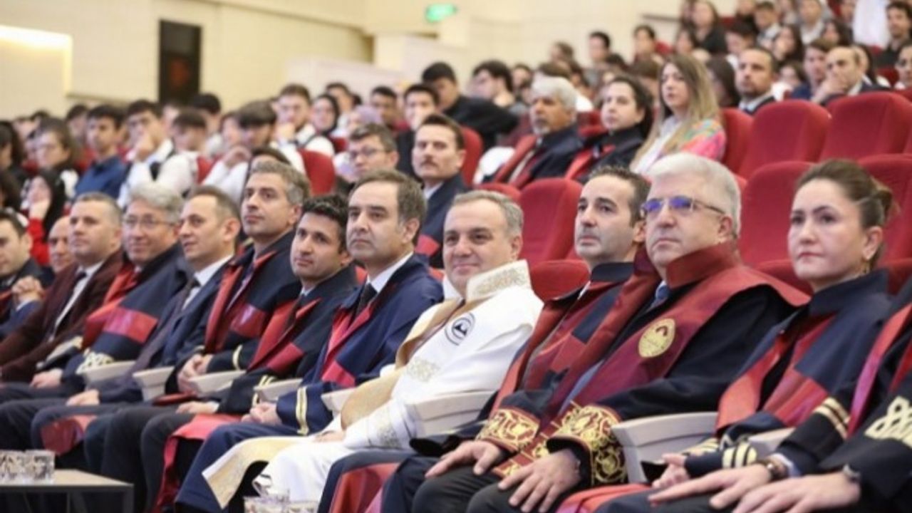 ERÜ’de tıp öğrencilerinin beyaz önlük heyecanı