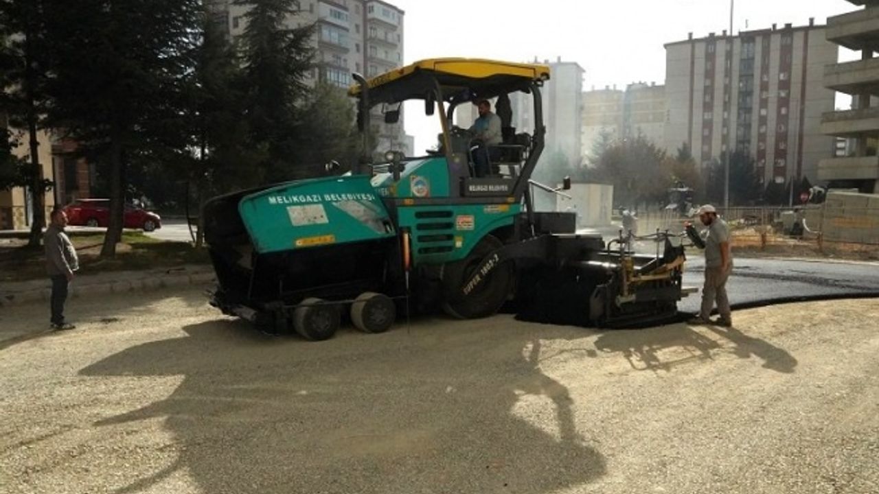 Kayseri Melikgazi'de ulaşımda konfor yeni asfaltla artıyor