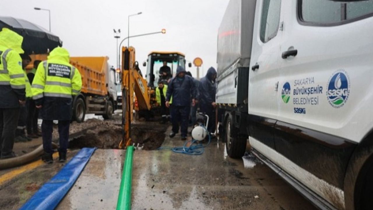 Sakarya Büyükşehir'den Ferizli içme suyu hattı seferberliği