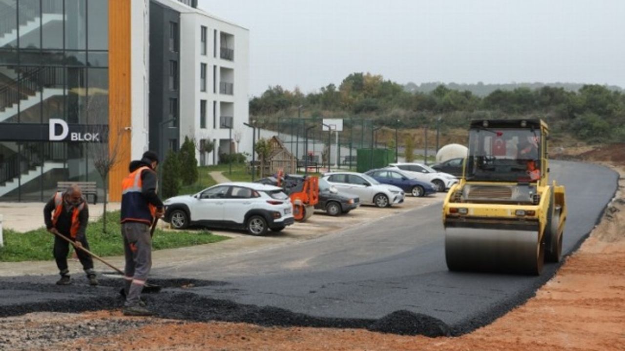 İzmit'te KİPTAŞ Çınar Evlerinin çevresi asfalta kavuştu