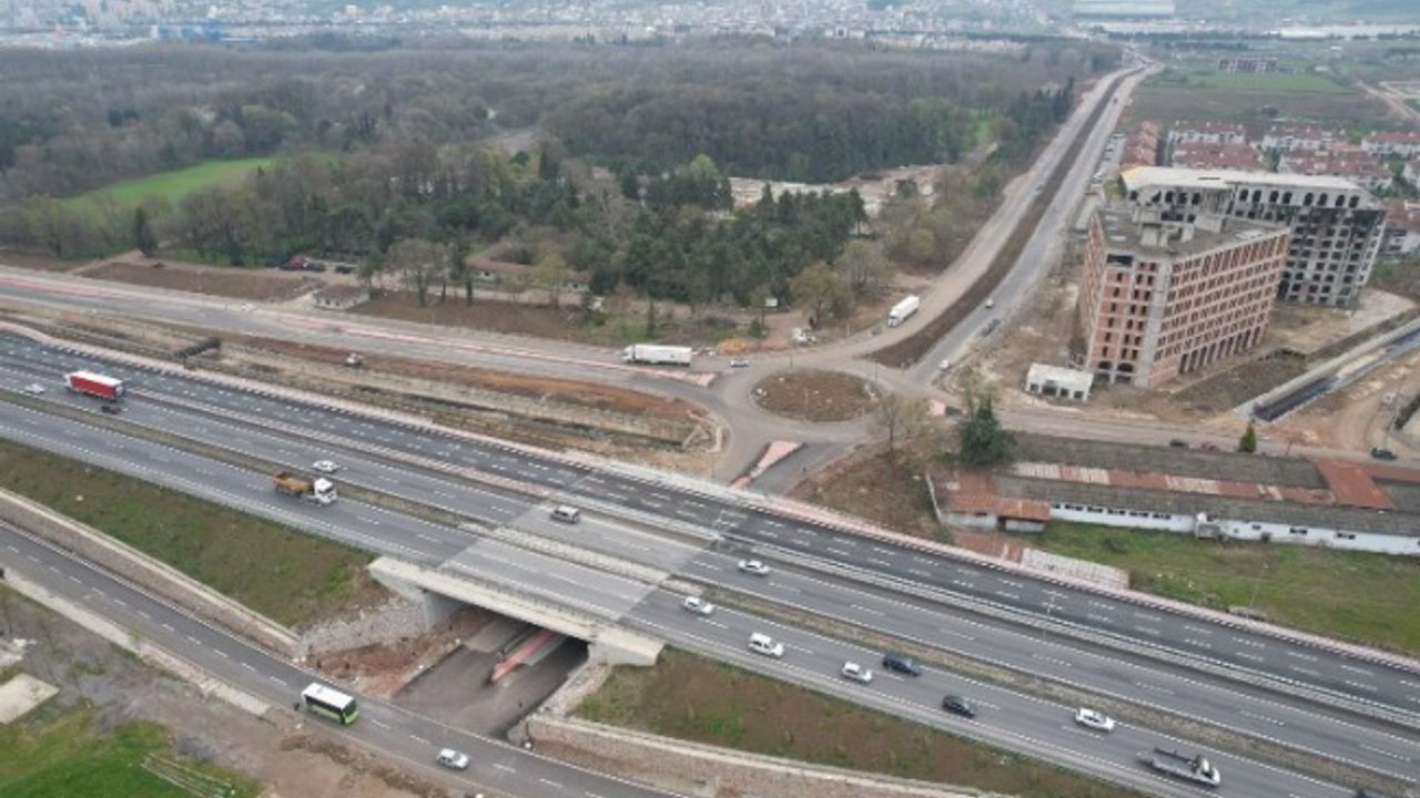Kocaeli'de stadyum bağlantı yolunda tamamlanan kısımlar trafiğe açıldı