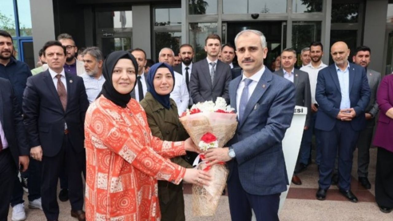 Kocaeli Çayırova'da Başkan Çiftçi'ye özel karşılama