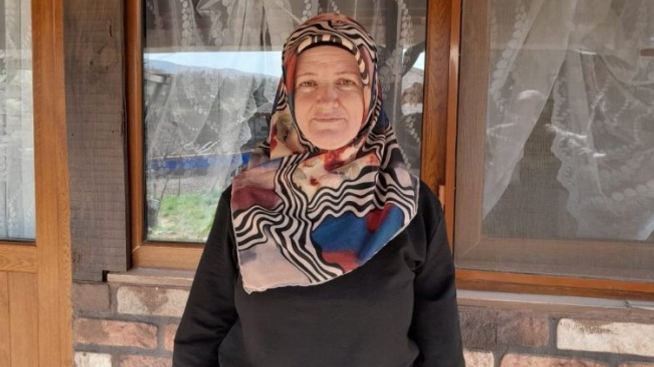 Pazaryeri'nde rakiplerine fark atan kadın muhtar güven tazeledi