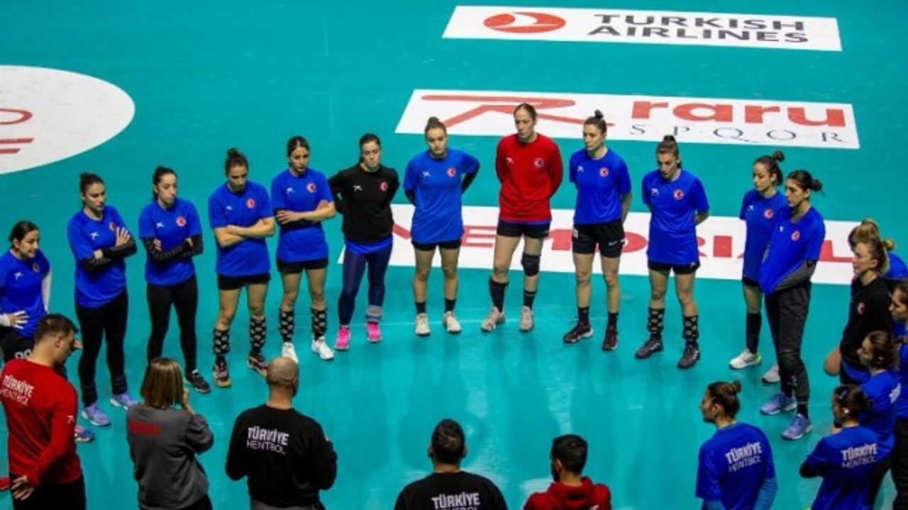 A Milli Kadın Hentbol Takımı'nın 3-9 Haziran Alanya kampı kadrosu açıklandı