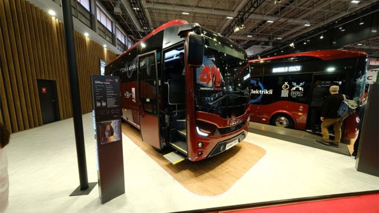 Anadolu Isuzu, yenilikçi ve çevreci araçlarıyla Busworld Türkiye Fuarı'ndaydı