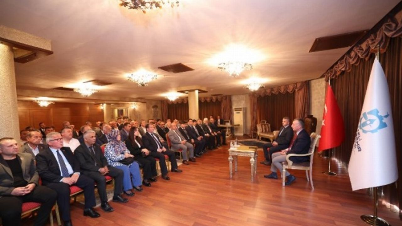 Başkan Büyükakın, Kandıra ve Derince muhtarlarını kabul etti