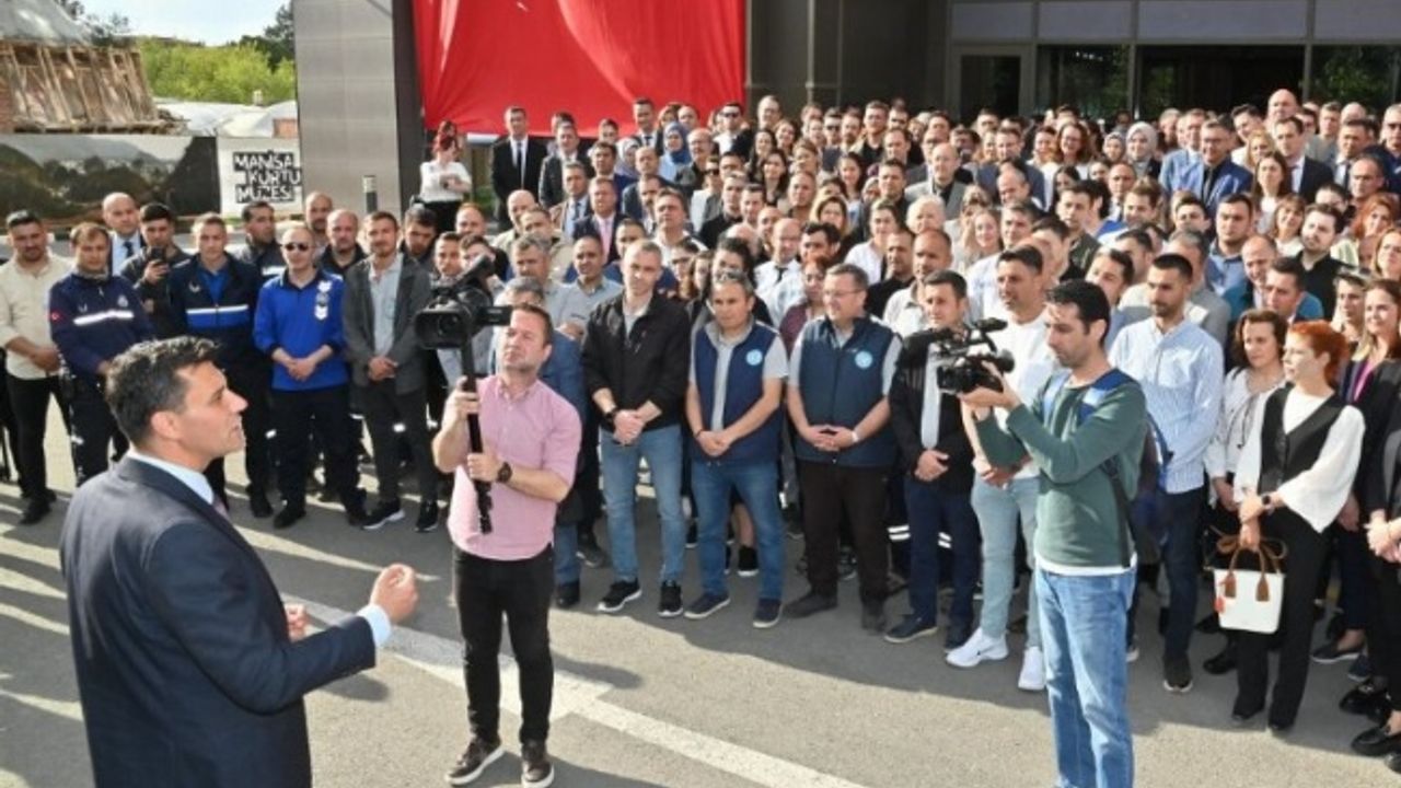 Başkan Zeyrek’ten memur ve sözleşmeli personele tavan ücret müjdesi