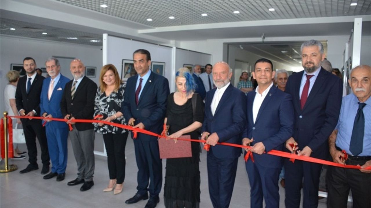 Kıbrıs’ın Kanatları fotoğraf sergisi, Yakın Doğu Üniversitesi İrfan Günsel Kongre Merkezi Sergi Salonu’nda açıldı