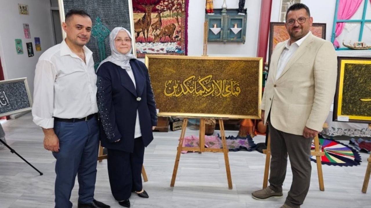 Maneviyat yüklü sergi Gölcük Belediyesi Sanat Galerisi’nde açıldı