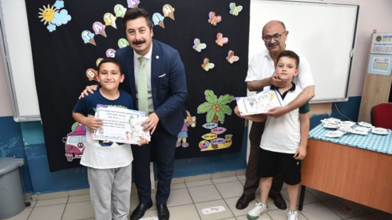 Başkan Özel miniklerin karne sevincine ortak oldu