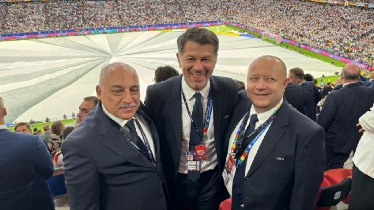 Büyükekşi, EURO 2024 açılışı öncesi FIFA ve UEFA başkanları ile buluştu