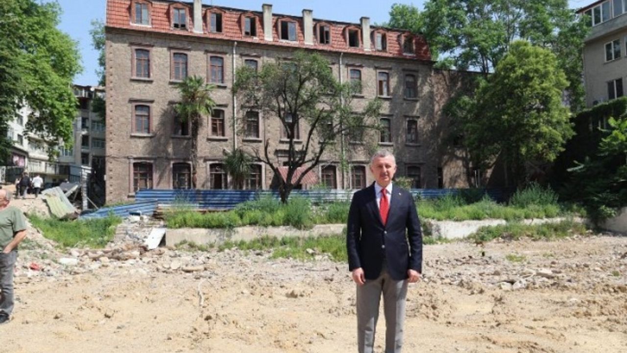Kocaeli'de yıkılan vergi dairesinin yerine park yapılacak