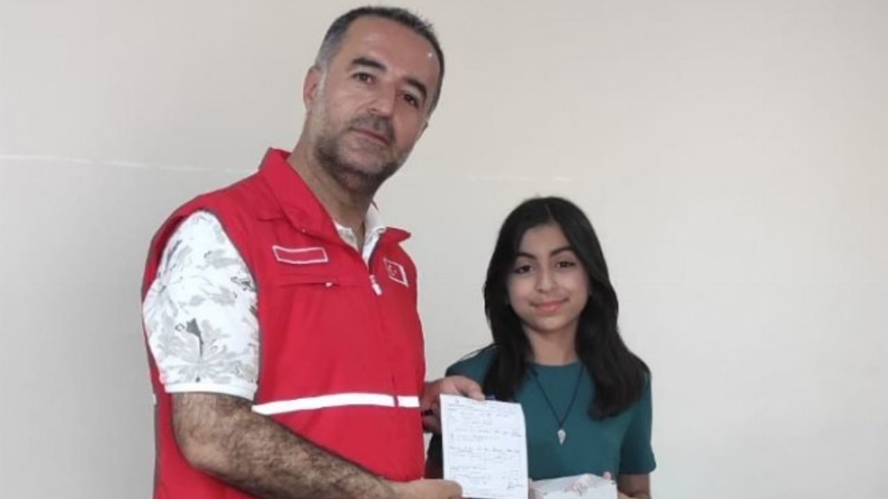 Kumbarasında biriktirdiği parasını Filistinli kardeşlerine bağışladı 