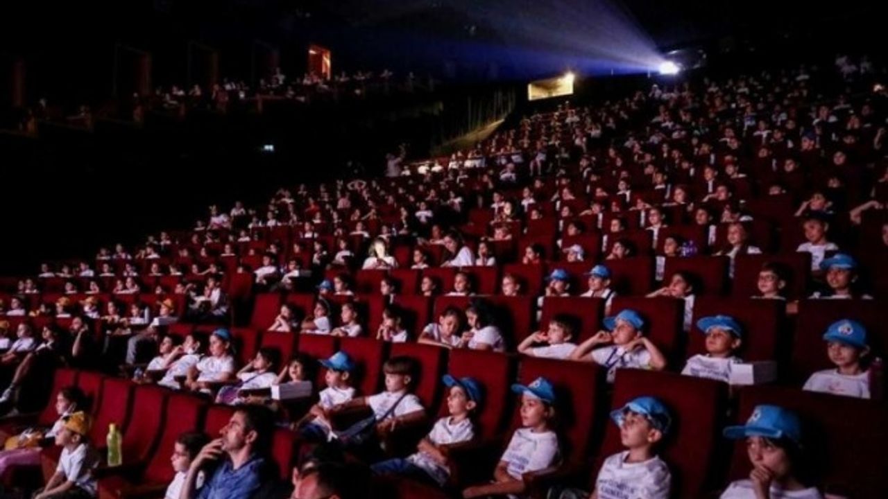 TÜİK bu verileri ilk kez yayımladı... Sinemalar 3 bine yaklaştı