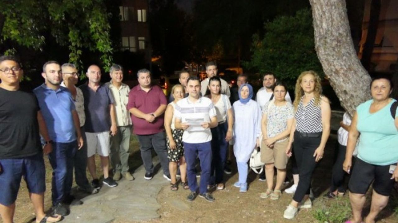 AK Parti Marmaris’ten belediyenin satış kararına gece eylemi
