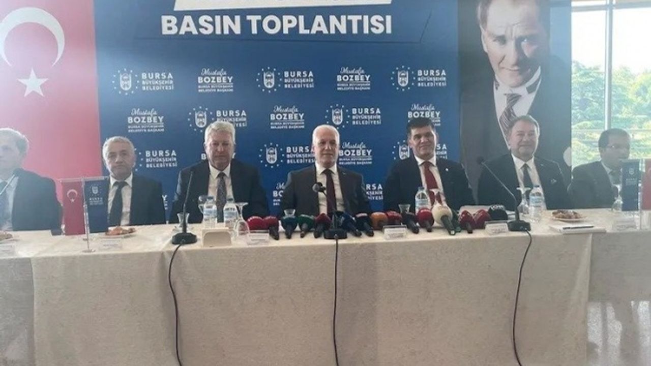 Bursa'da Başkan Bozbey, ‘Temmuz Ayı Basın Bilgilendirme Toplantısı’ düzenledi