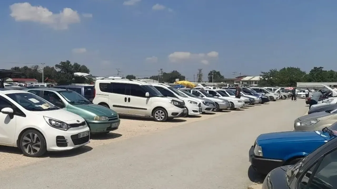 Bursa'da oto pazarı bu hafta da müşteri bulamadı