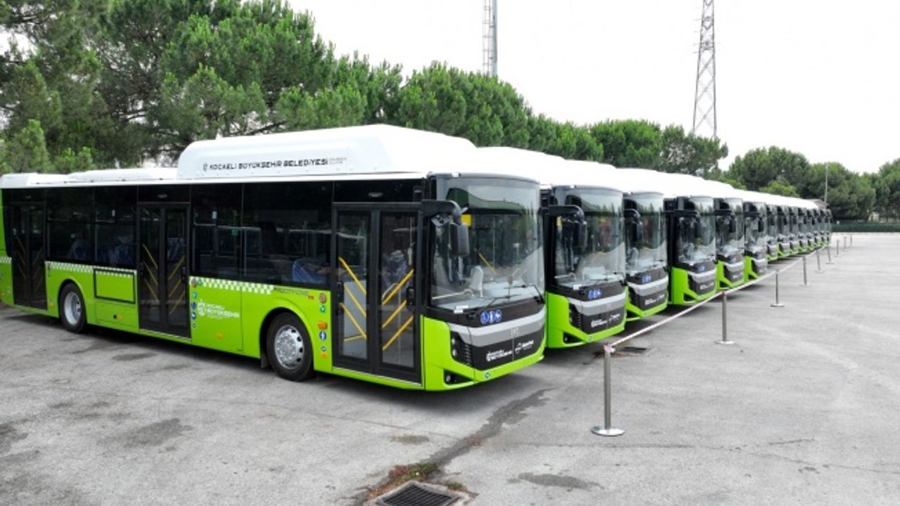 Büyükşehir’in 20 yeni otobüsü teslim edildi