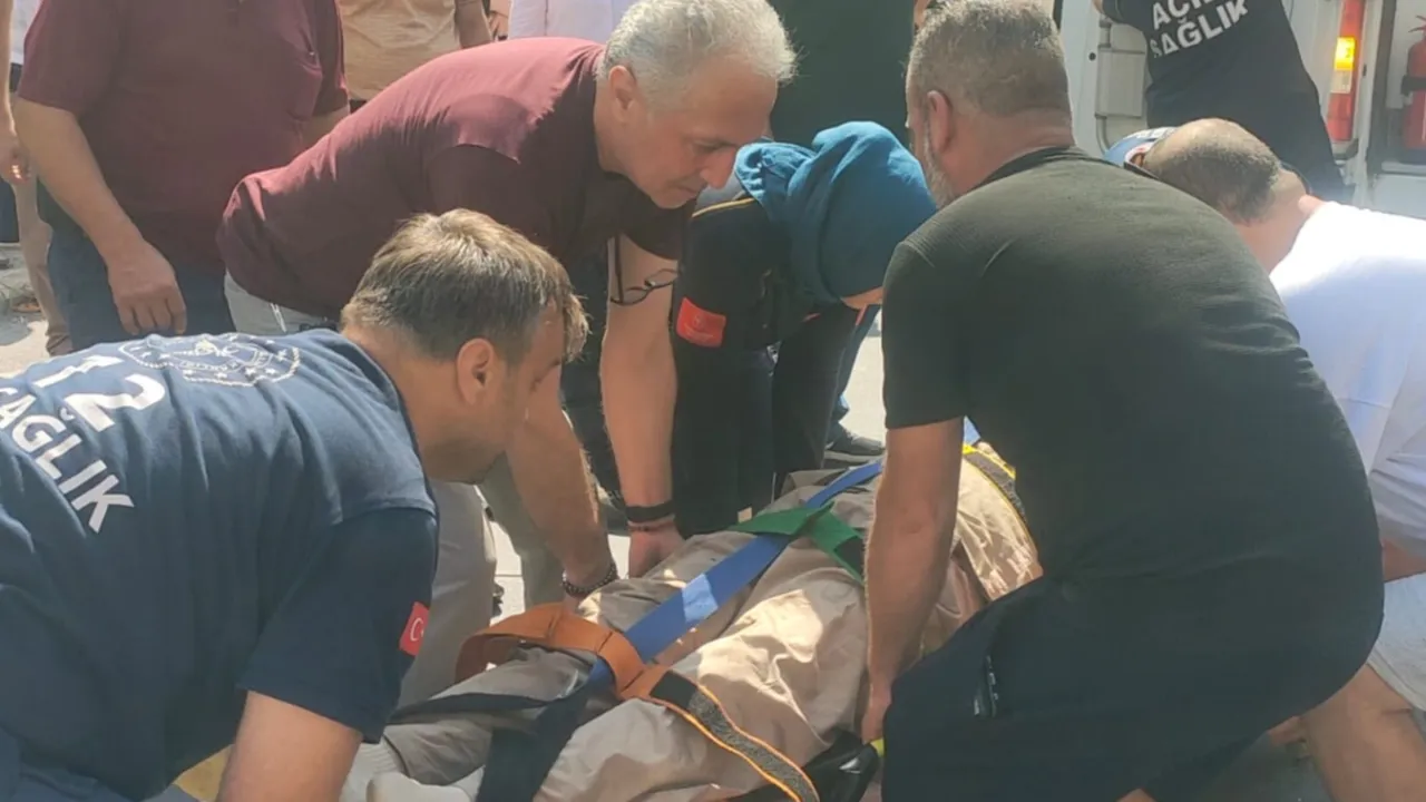 Düzce'de ticari araç elektrikli bisikletliye çarptı: 1 yaralı