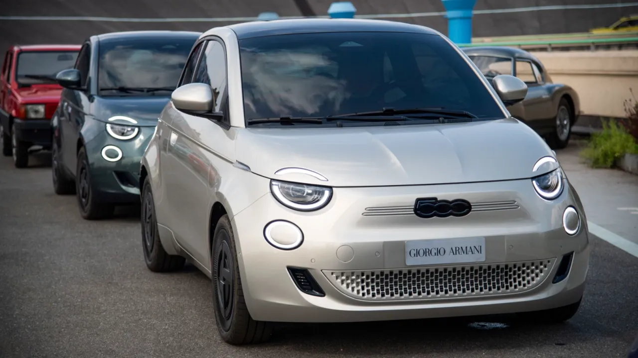 FIAT ve Giorgio Armani'den etkileyici iş birliği:  FIAT 500e Giorgio Armani