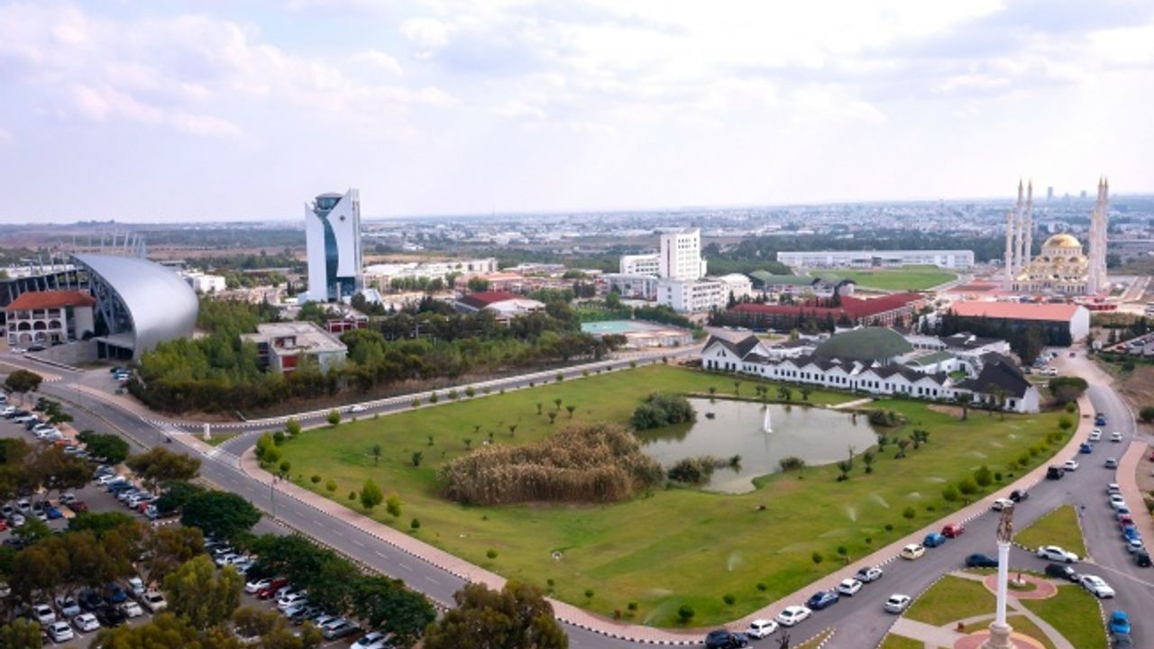 Kuzey Kıbrıs’ın en iyi akademisyenleri Yakın Doğu Üniversitesi kadrosunda yer alıyor