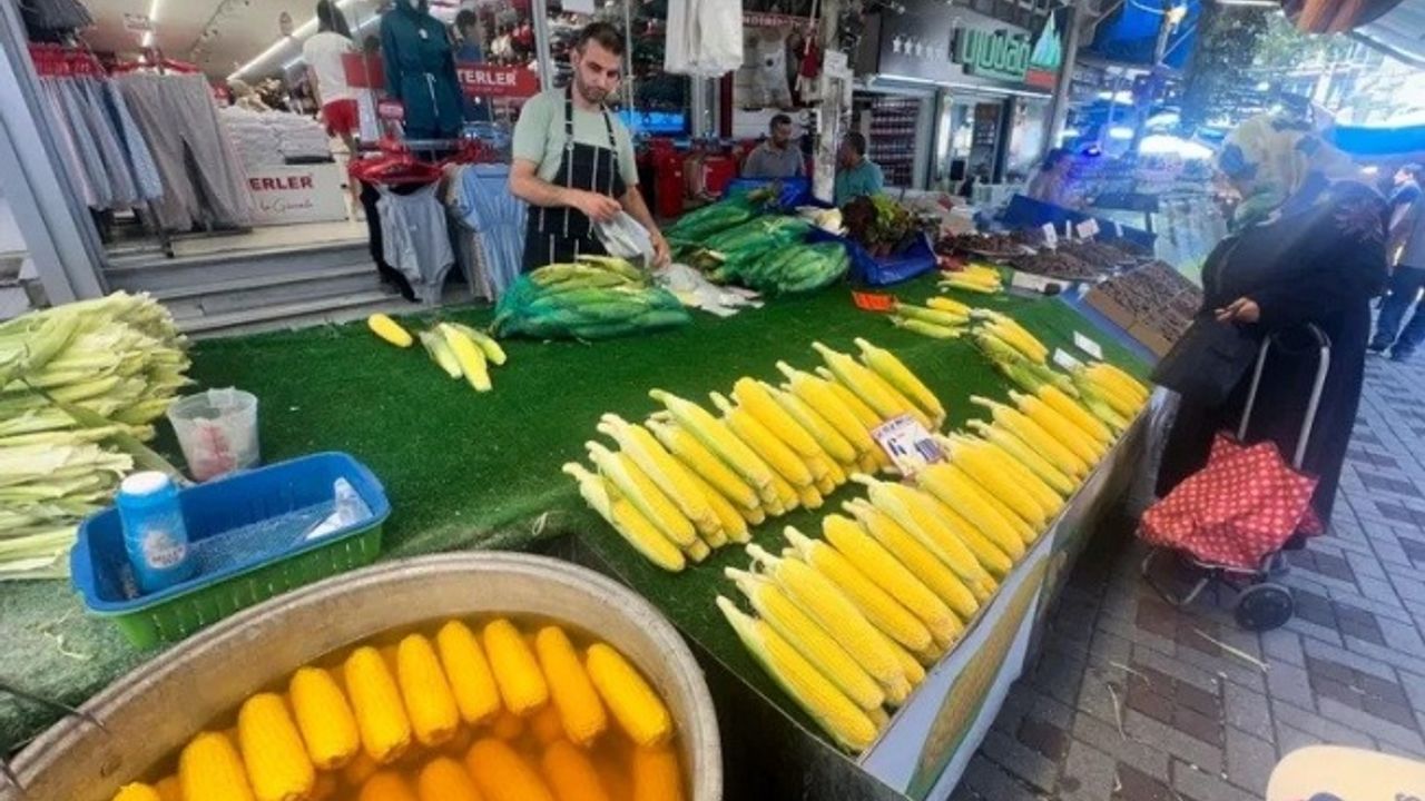 Mısır tezgahlarda yerini aldı: İşte pazarın son durumu!