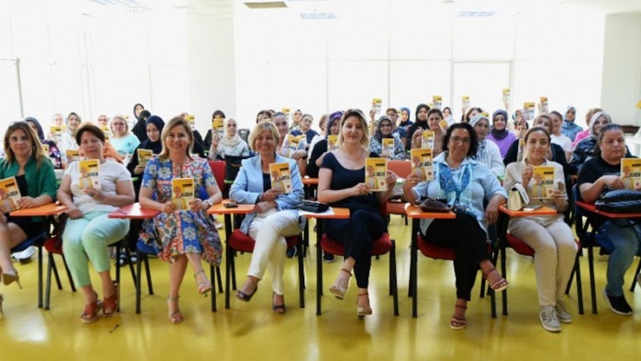 Osmangazi'nin örnek projesinde ilk kitaplar dağıtıldı