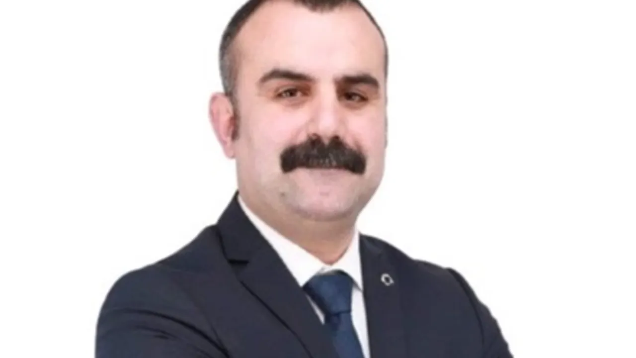 Uzunköprü'de Başkan Martin'e CHP rozetini 'Özel' takacak