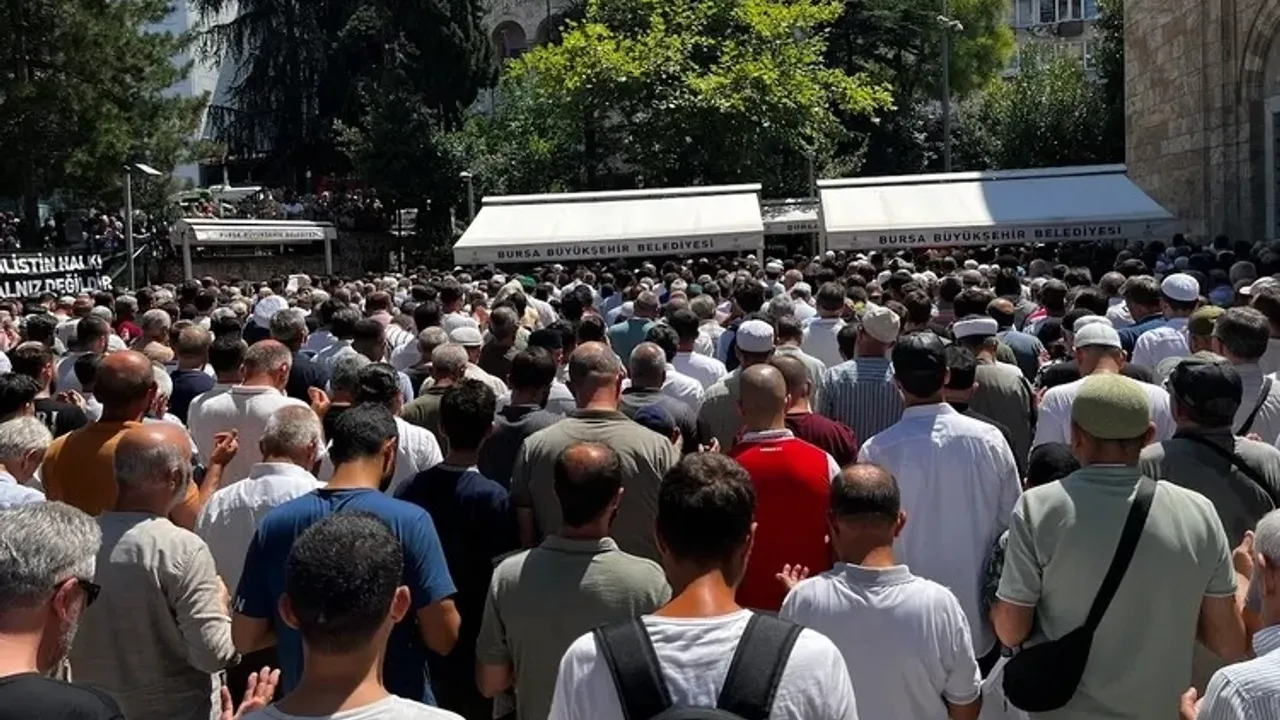 Bursa'da İsmail Haniye için gıyabi cenaze namazı kılındı