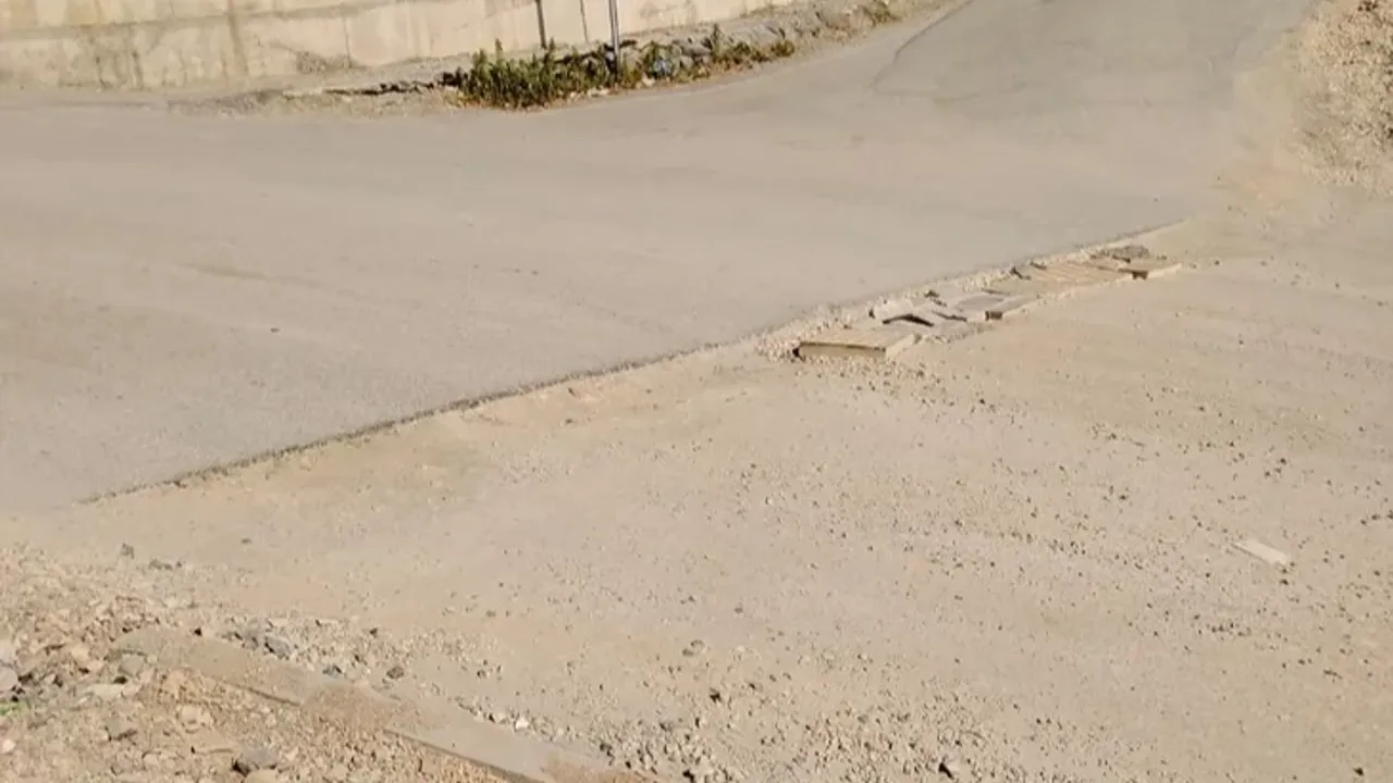 Bursa Güzelyalı'da altyapı için kazılan yollar kapanmak bilmiyor