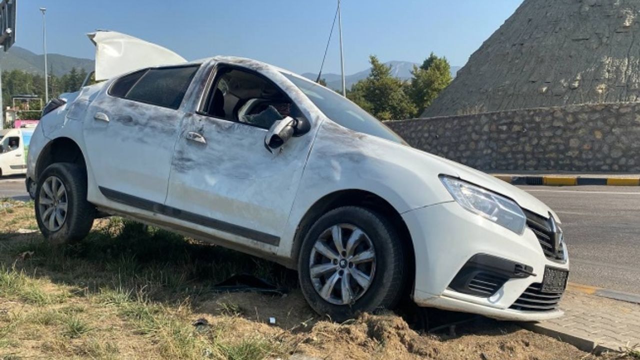 Karabük'te polisin "dur" ihtarına uymayan sürücü kaza yaptı