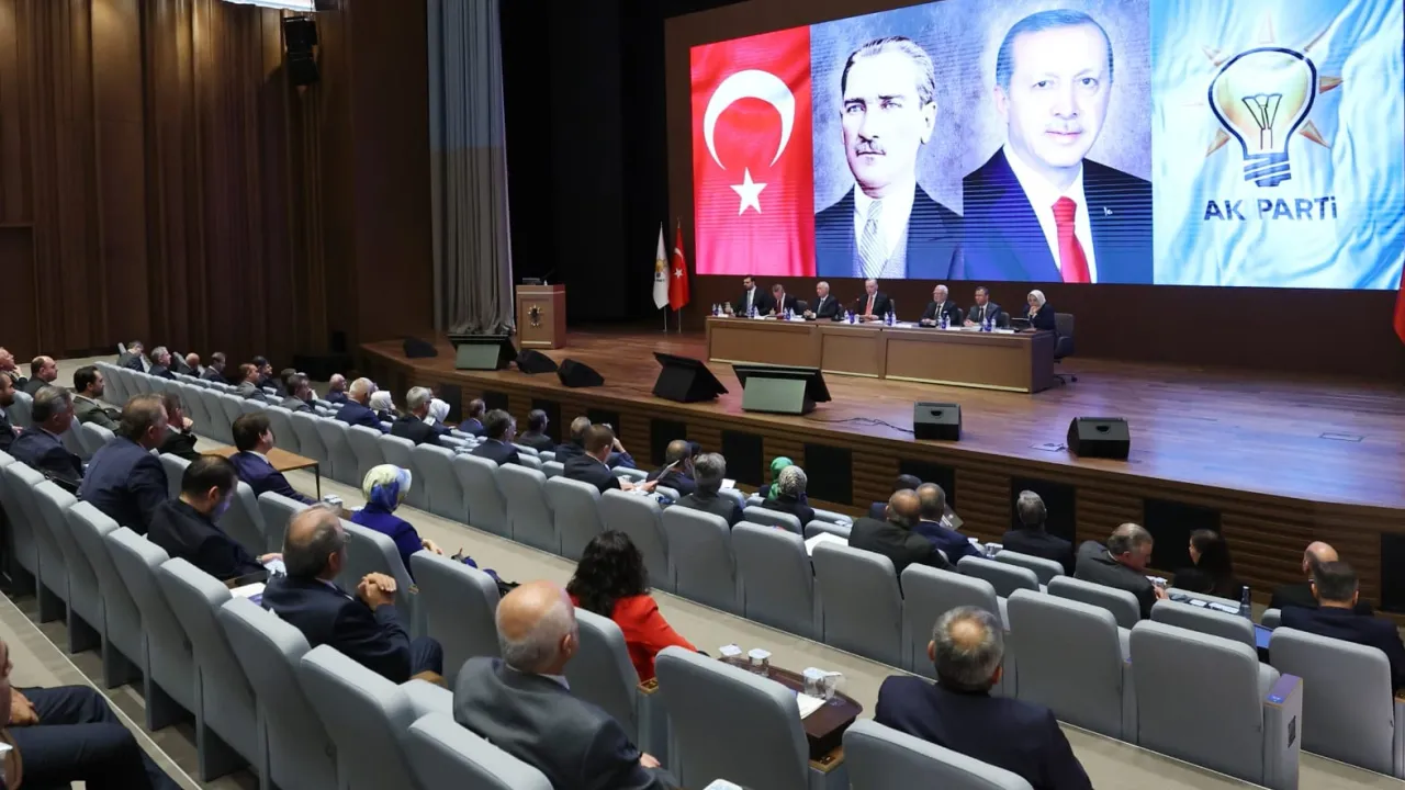 AK Parti MKYK toplandı... Kongre hazırlığı ilçelerden başlayacak