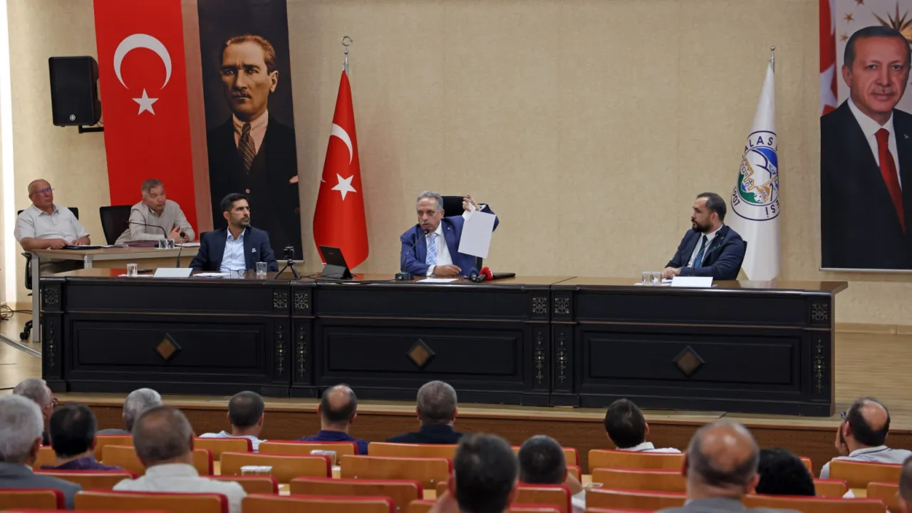Başkan Yalçın: “Kentsel dönüşüme karşı çıktığınızı tarih yazacak”