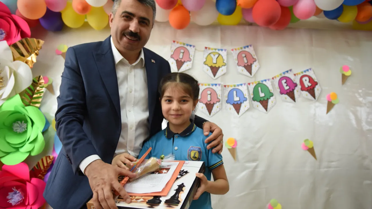 Bursa Yıldırım'da aileye de esnafa da tam destek
