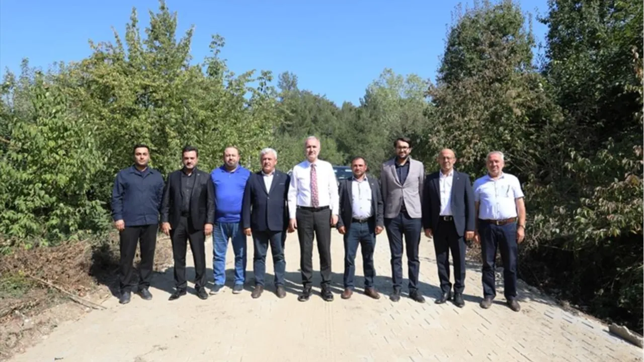 İnegöl Süle Mahallesi’nde parke taş ve arazi yolu çalışması tamamlandı