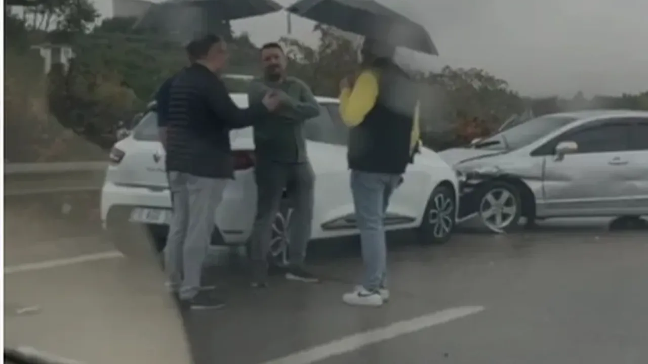 Şiddetli yağmur Bursa'da trafik kazasını beraberinde getirdi