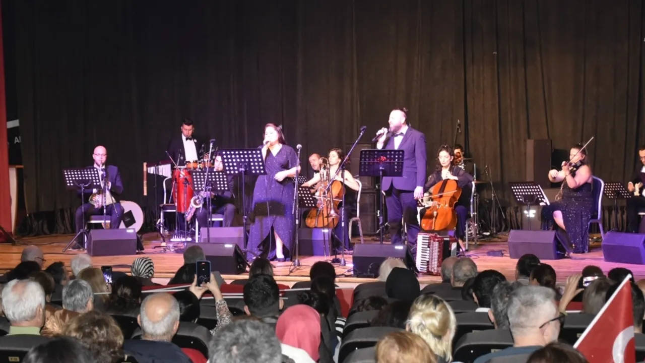 101’nci yılda Karadeniz Ereğli’de İzmit Belediyesi Kent Orkestrası rüzgarı 