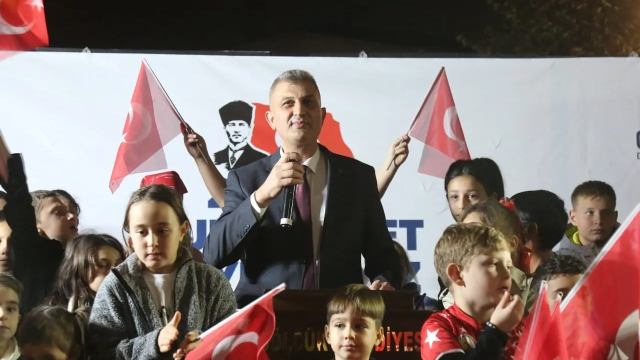 Gölcük halkı Cumhuriyet’in 101. yılını coşku ile kutladı