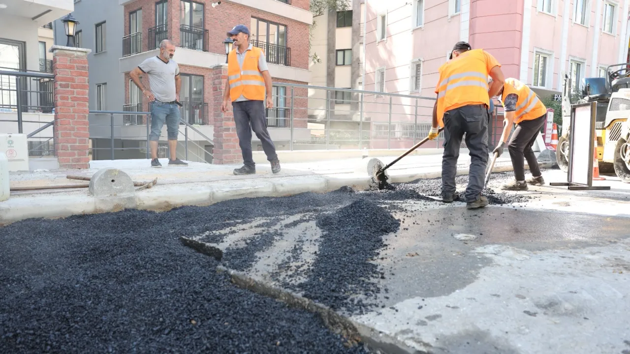 İstanbul Bakırköy'de mahalleliler talep ediyor, belediye yapıyor
