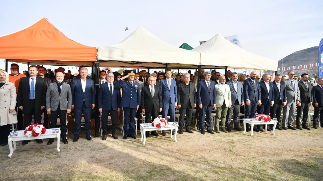 Kayseri’de bilimin büyülü dünyası, 6’ncı Bilim Şenliği kapılarını açtı