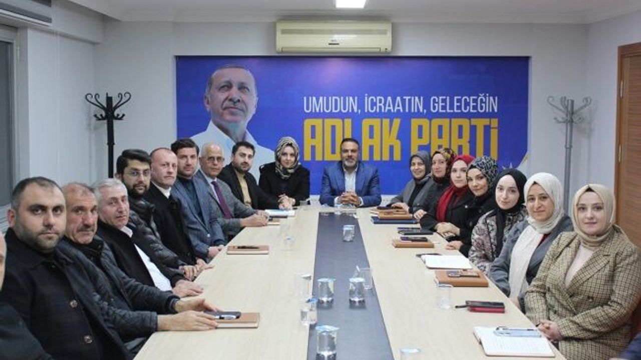 AK Darıca’da 5 mahalleye başkan atandı