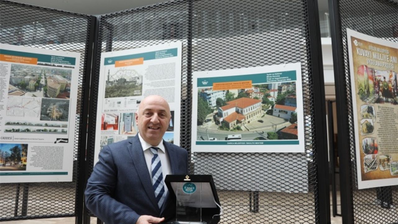 Başkan Muzaffer Bıyık, üçüncü ödülünü aldı