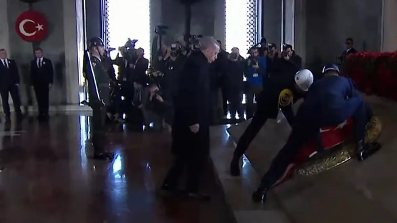 Devlet erkanı Anıtkabir'de... Erdoğan: Yeniden Büyük Türkiye hedefi ile ilerliyoruz