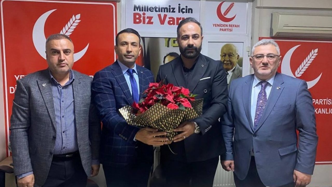 Yeniden Refah’ta bayrak değişimi Av. İsa Coşkun Dilovası İlçe Başkanı