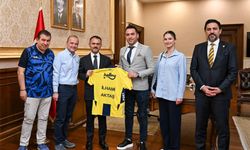 Vali Aktaş, Kocaeli Fenerbahçeliler Derneği’ni kabul etti