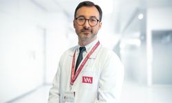 Suda doğum anne ve bebek için doğal bir başlangıç sunuyor