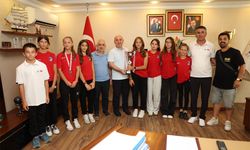 Şampiyon sporcular başarılarını Başkan Bıyık ile paylaştı